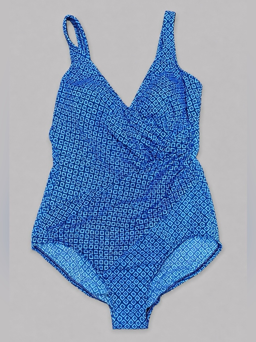 Miraclesuit Blue Geometric One Piece Swimsuit Women’s Size 14 Built-In Cups - Picture 2 of 6